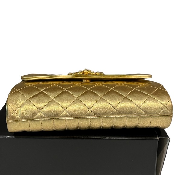 Vintage Chanel Pearl CC Front Flap Crossbody Bag - Picture 5 of 16